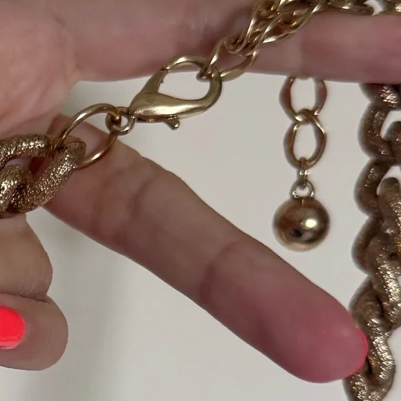 Chunky Gold Chain Necklace - Picture 3 of 3